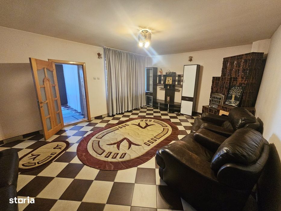 Casă de închiriat în Curtea de Argeș.