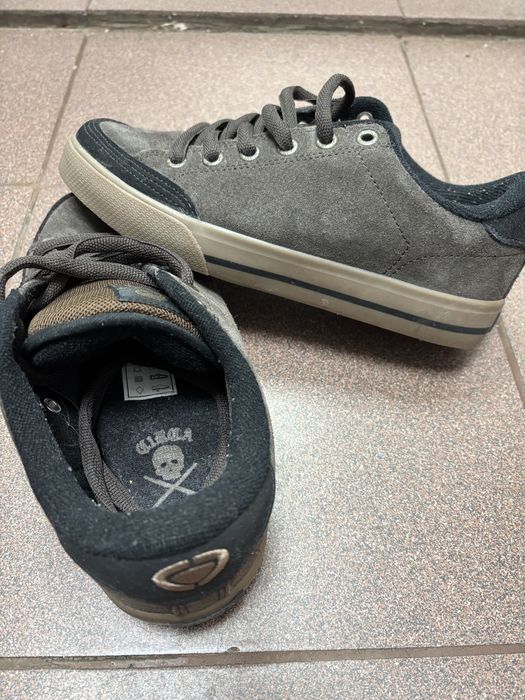 Сникърси/ кецове CIRCA