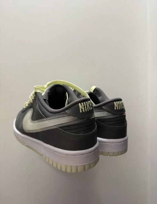 Nike dunk low halloween edition