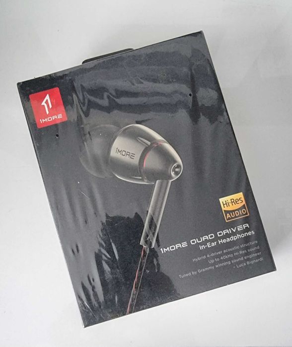 Casti 1More Quad-Driver. Hi-Res Audio