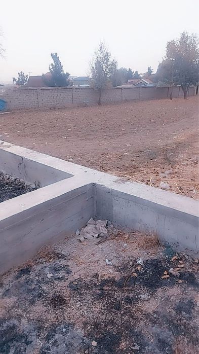 Ер сотилади 4 сотих 4 хона фундаменти билан