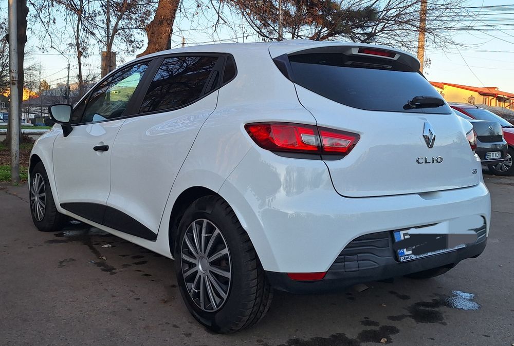 Renault Clio 1.5 dci cu doar 79000km