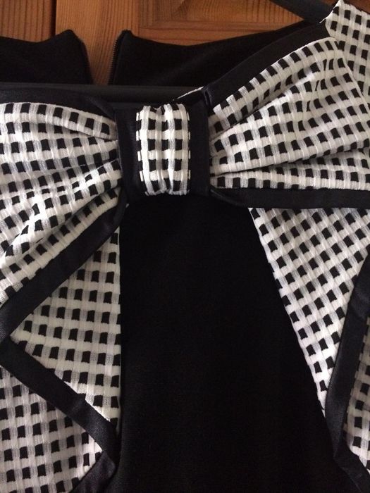 Дамски костюми Kensol и Stela Belcheva