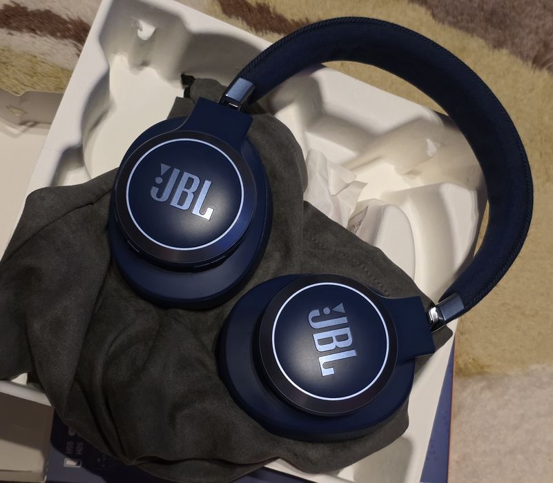 Caști JBL Live 770 NC