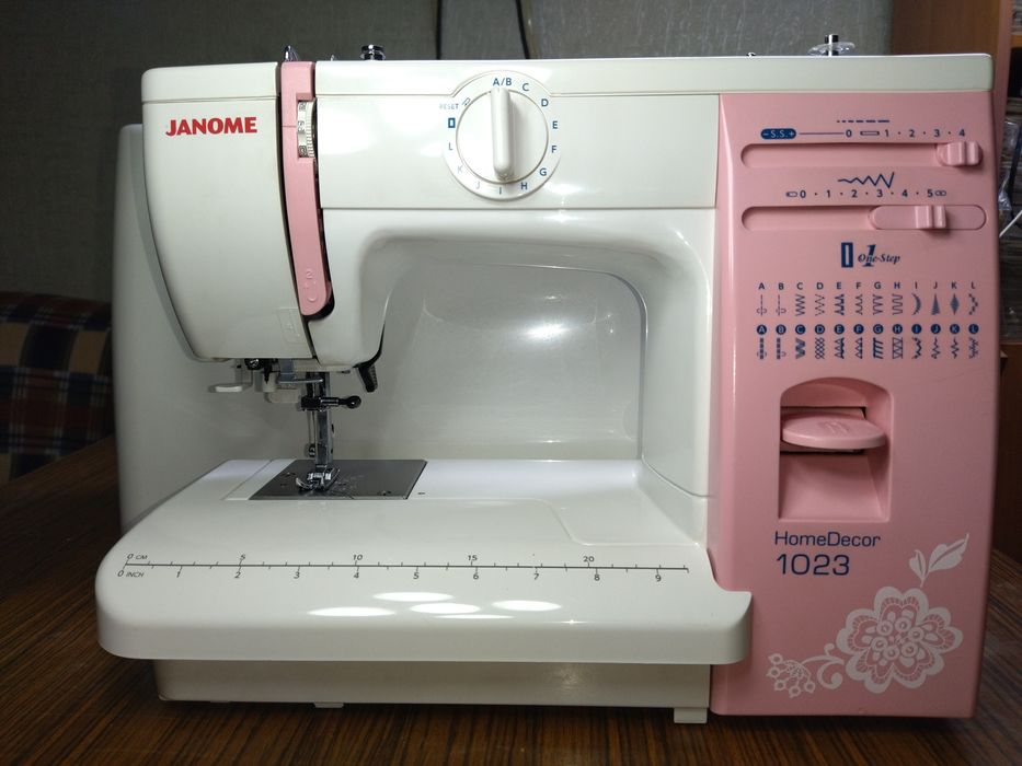 Продам швейную машину Janome Home Decor 1023