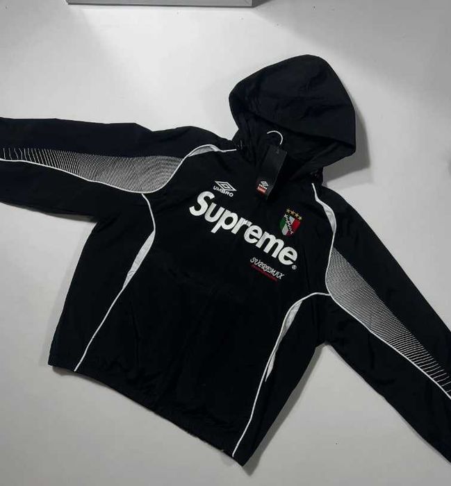 Supreme x Umbro ветровка – Limited Edition – размери S-XL гр