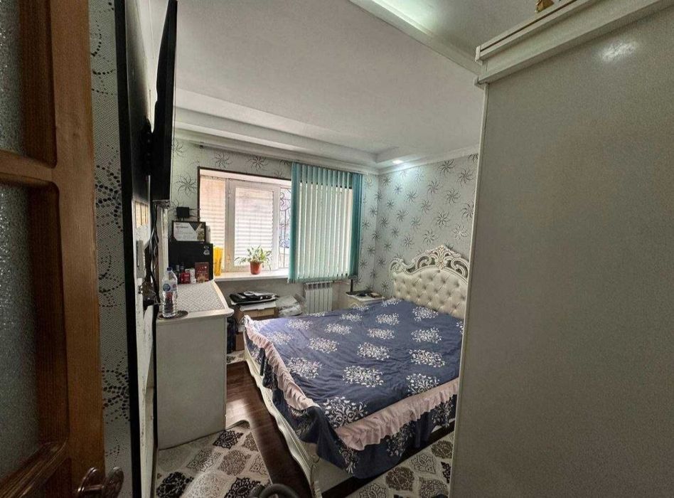 Продаётся 2 комнатная квартира! максим горький, БИЙ, метро.