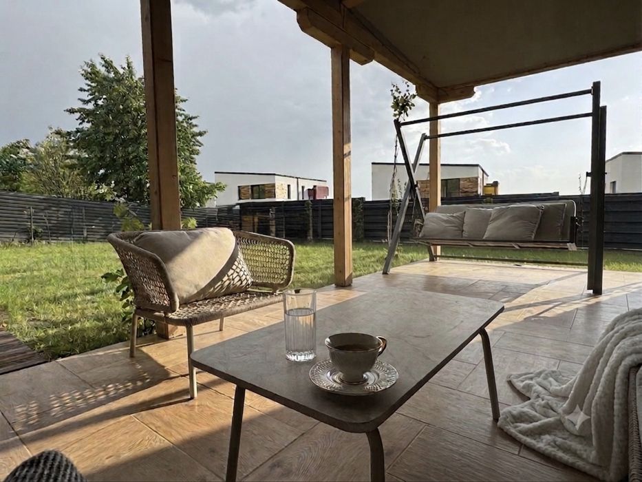 Bucium Barnova Visan, Casa Parter living kitchen open space, 3 dormitoare birou 2  bai dressing camara, hol mare intrare, curte 1000 mp sau 1500 mp