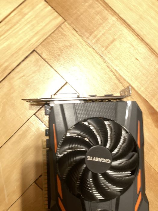 Видеокарта Nvidia  GTX 1050 2G