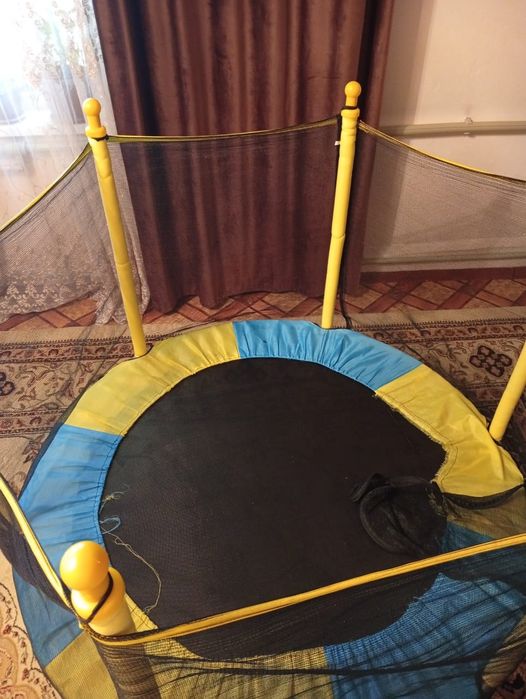 Продаю батут детский.