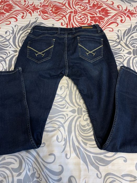 Vând blugi upsa polo