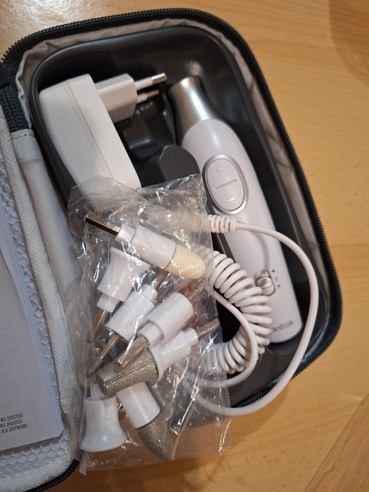 Комплект за маникюр и педикюр