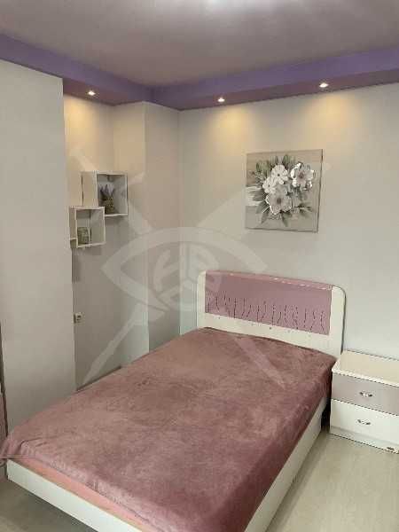 Тристаен - Център