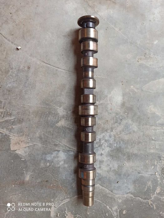 продавам разпределителен вал за Шкода Румстер