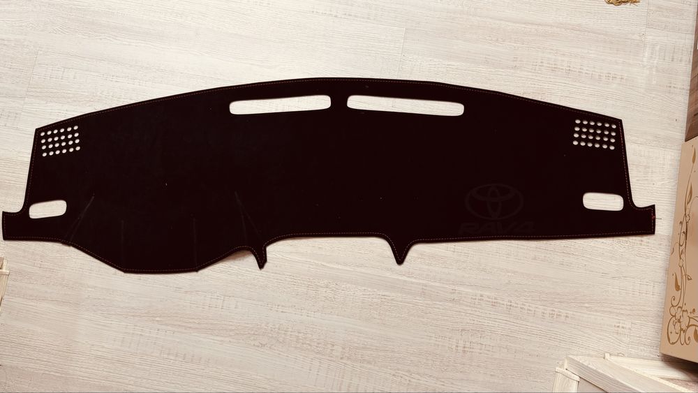 Накидка на панель авто Toyota Rav 4