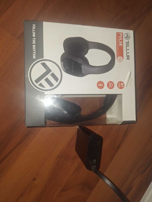 Vând căști Bluetooth Tellur Pulse și baterie externa