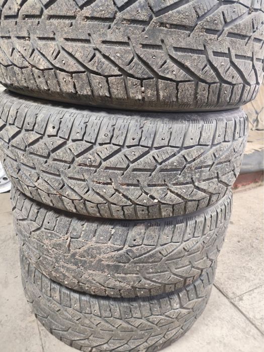 Резина На 18. 235/60