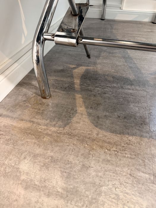 Стол за педикюр 75€