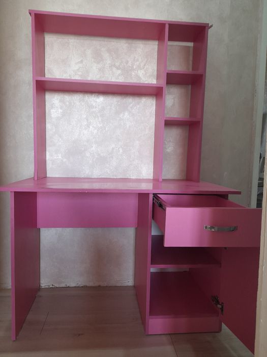 Продам стол для школьника