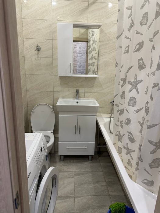 Возьмём девушку на подселение