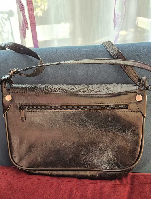 Дамска чанта от камилска кожа