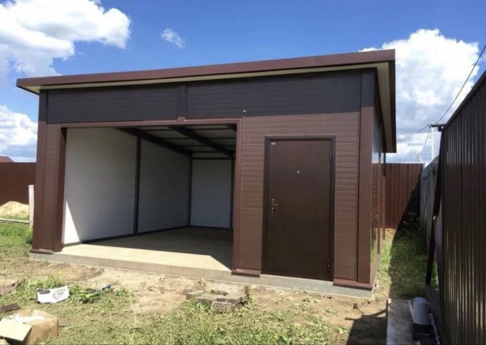 Vând garaj pe structură metalică învelit cu panouri sendviș