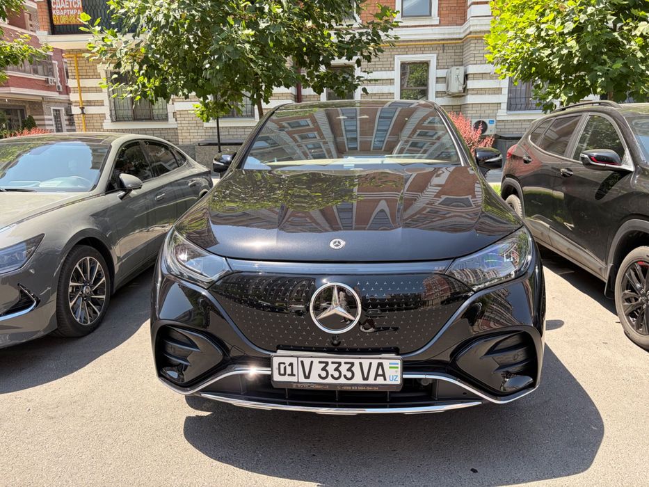 Mercedes Benz EQE SUV