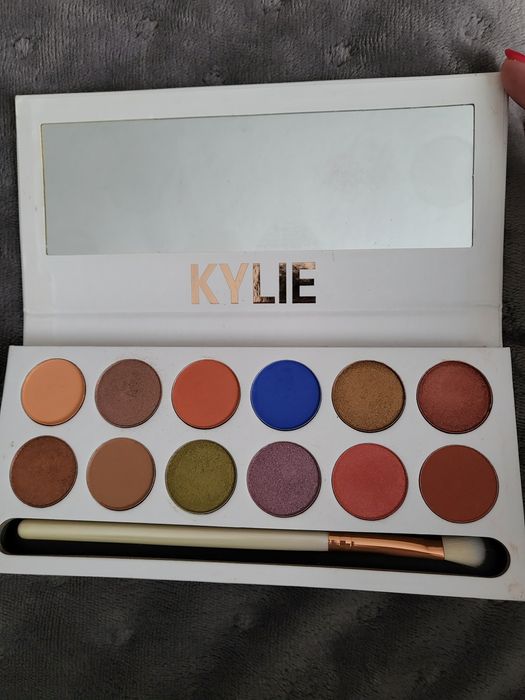Палитра сенки Kylie cosmetics