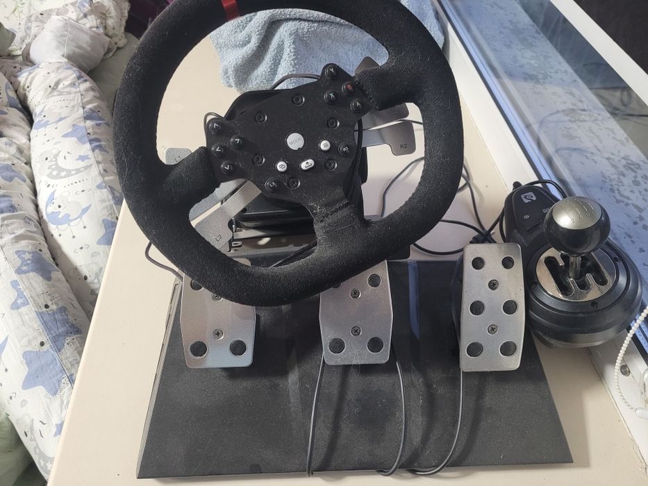 Продам руль с педалями