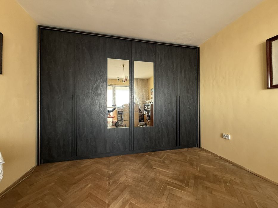 Мебели по поръчка   Дърводелски услуги