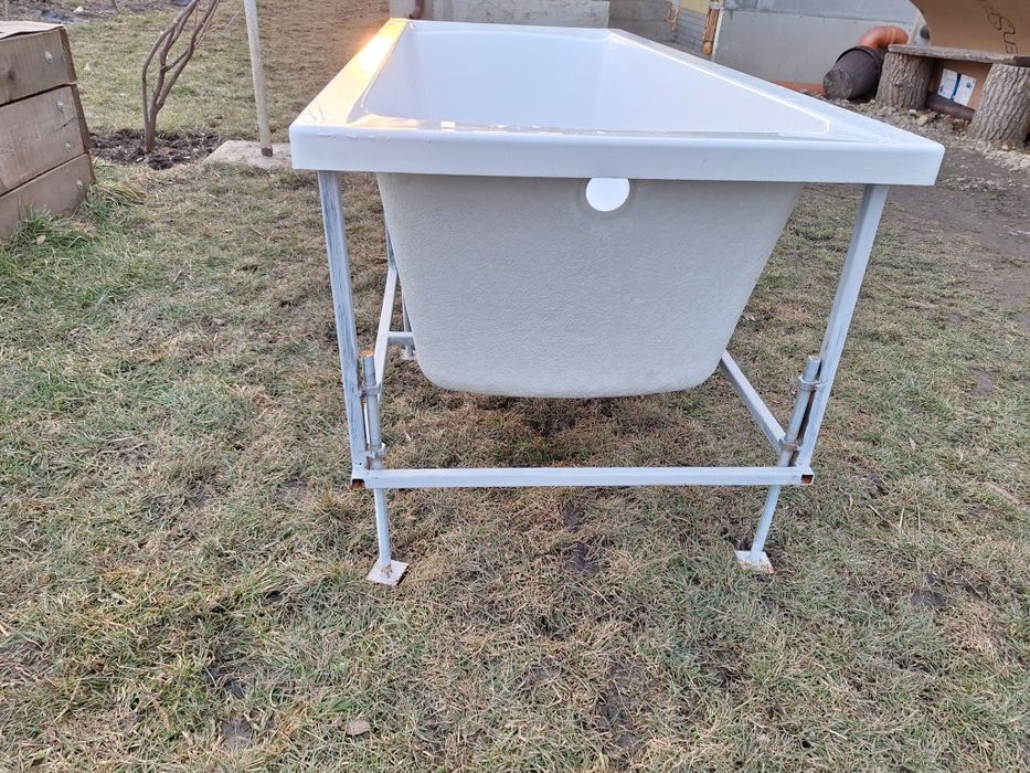 Cada Cersanit cu cadru metalic