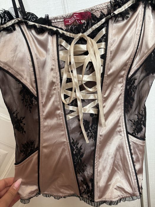 Корсет с дантела