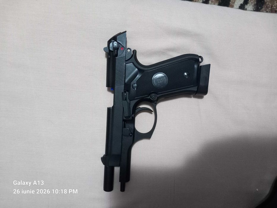 Pistol airsoft Beretta M9, CO2