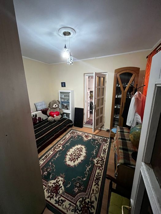 Vând casa în zona Căminul de Batrani