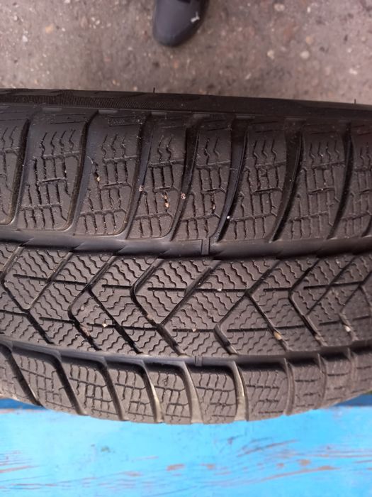 Резина зимняя PIRELLI