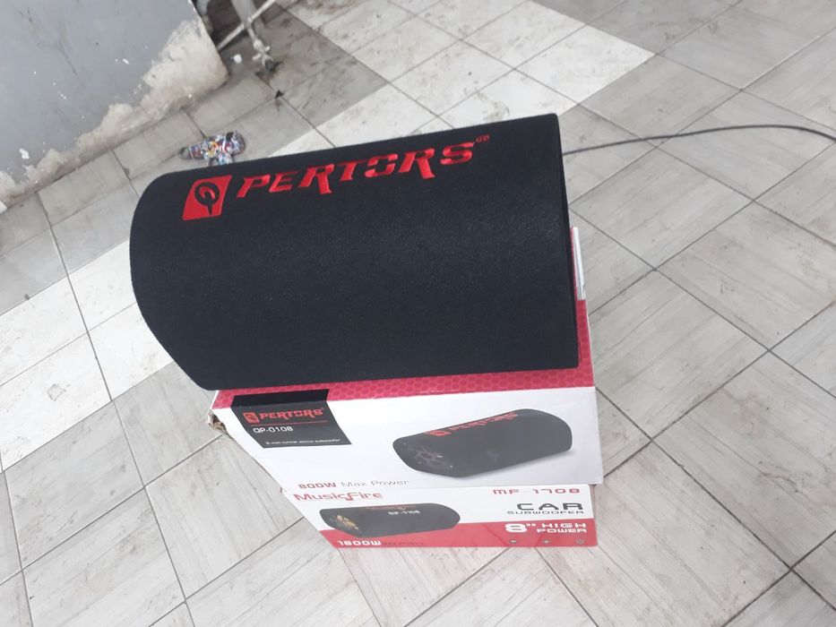 Sabufer usikiteli bilan bass beruvchi
