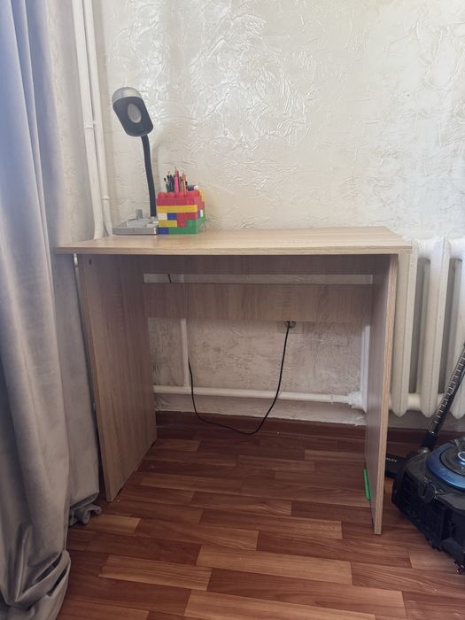 Продам стол письменный