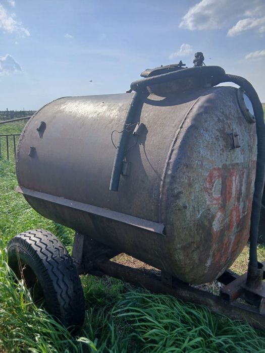 Продам бочку 1.8 кубов