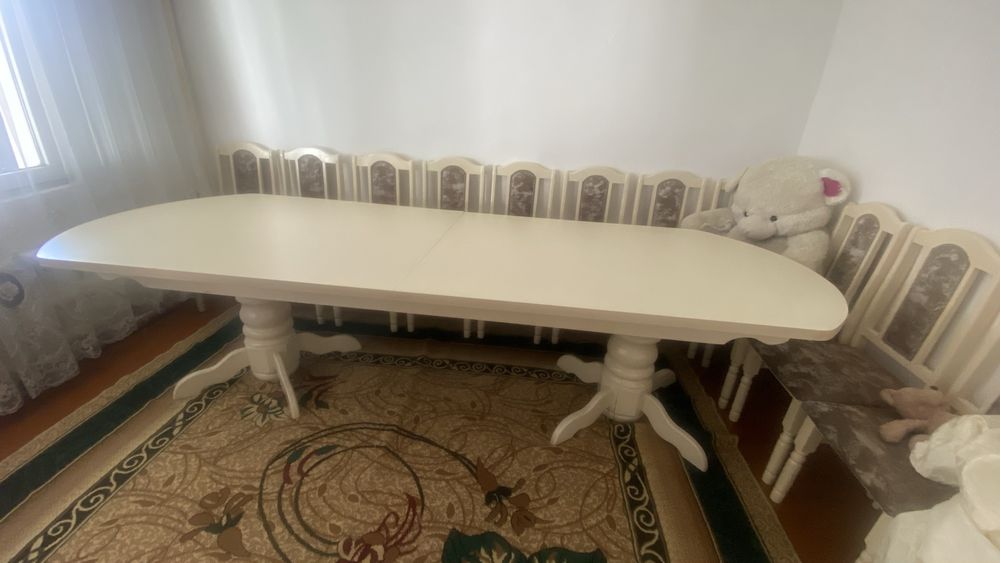 Продам стол и люстру