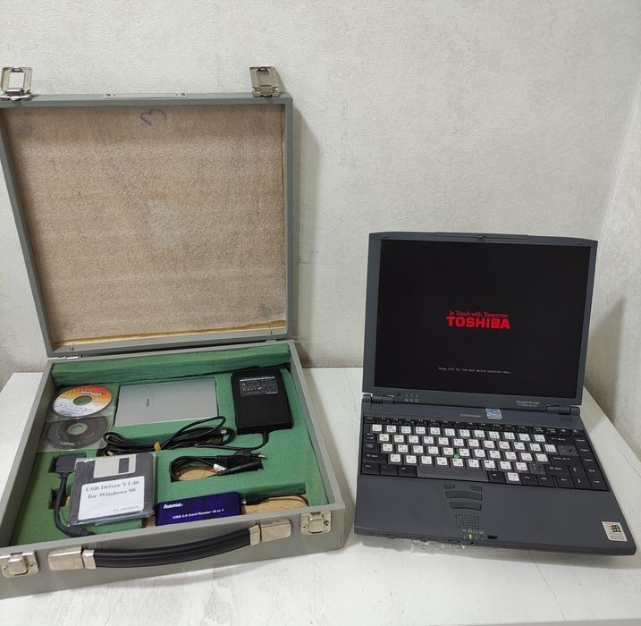 Ноутбук Ретро Toshiba