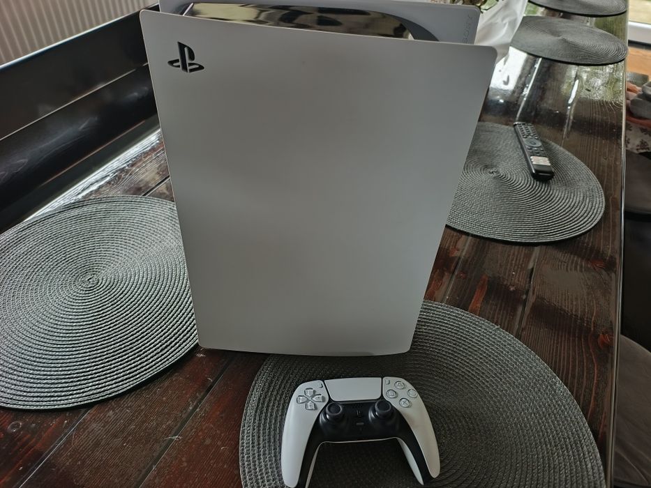 Vând PS5 Fat DiskEdition 825gb+Controller