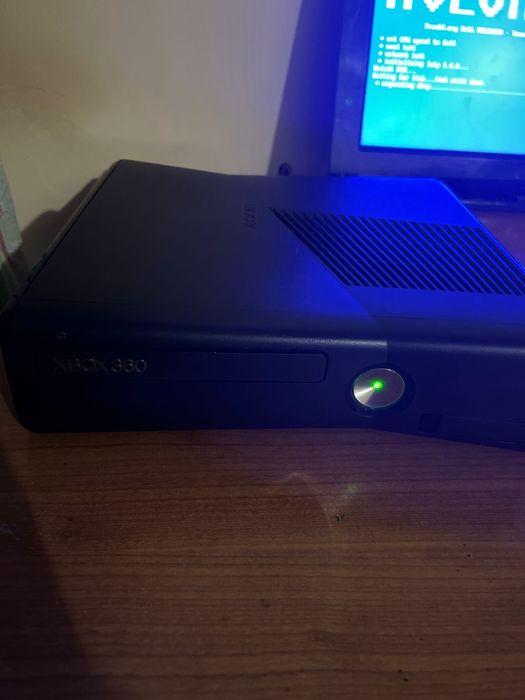 Прдаетса XBOX 360