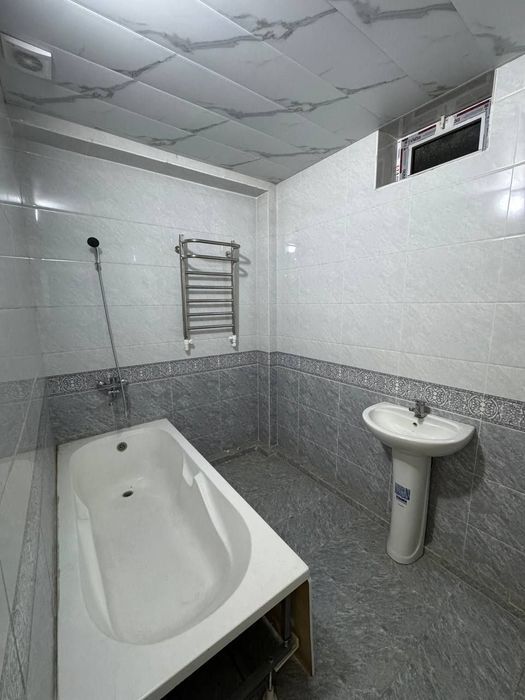 2 xonali uy ijaraga beriladi 
2 chi qavat lifti bor.
2 xonalik hamma j
