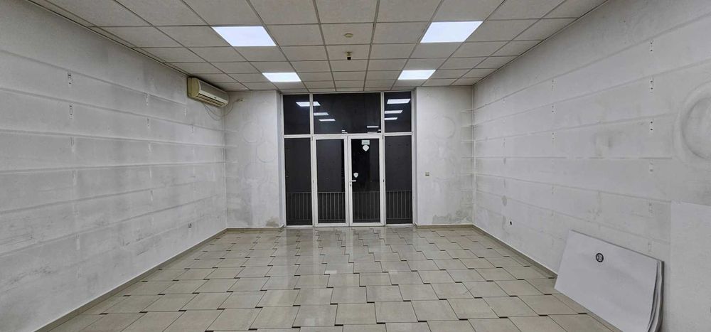 Продава се Магазин в Велико Търново, Център - 189 кв.м за 3440 €/кв.м - Снимка #2