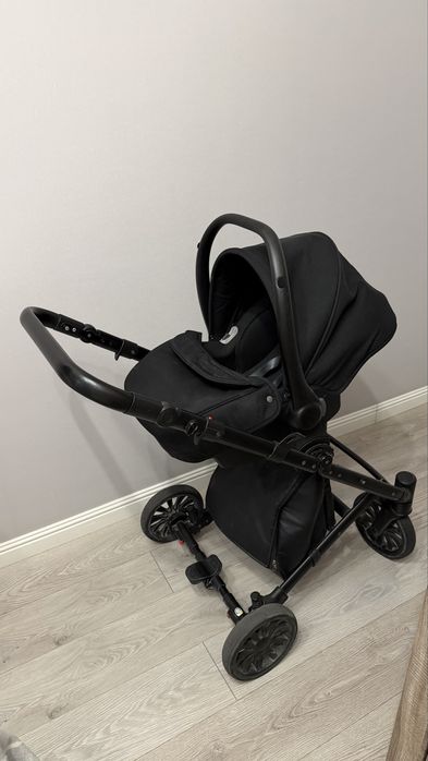 Продам коляску Anex 3 в 1