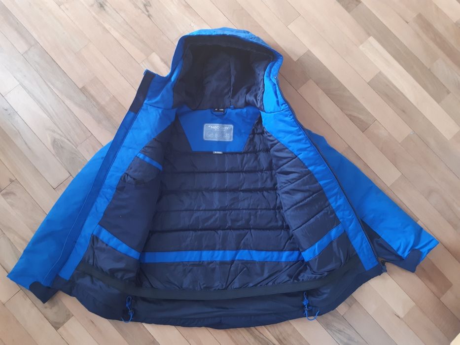 Vând geacă schi/zăpadă pentru copii