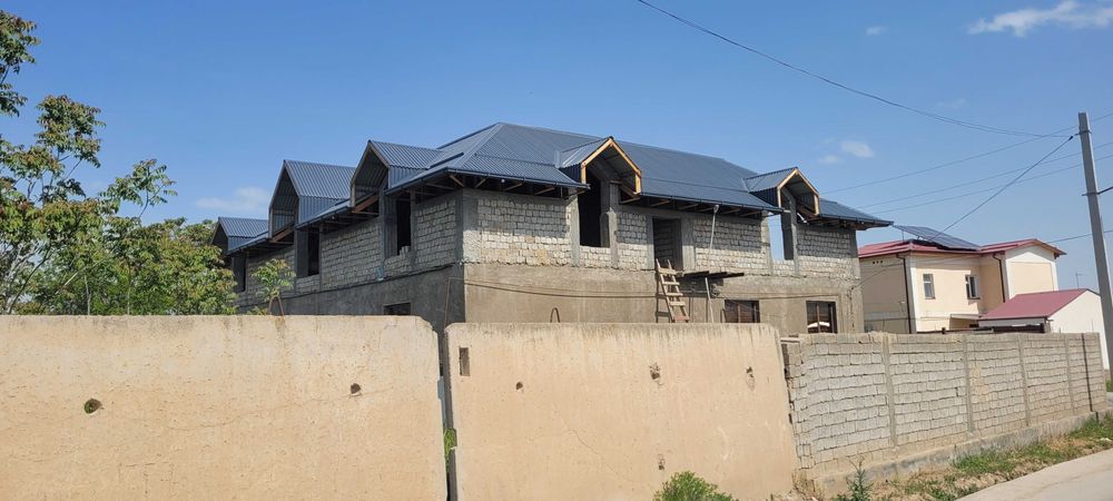 Қарши шаҳар марказидан мансардали уй, 1-қават пишиқ ғиштдан шароити бн