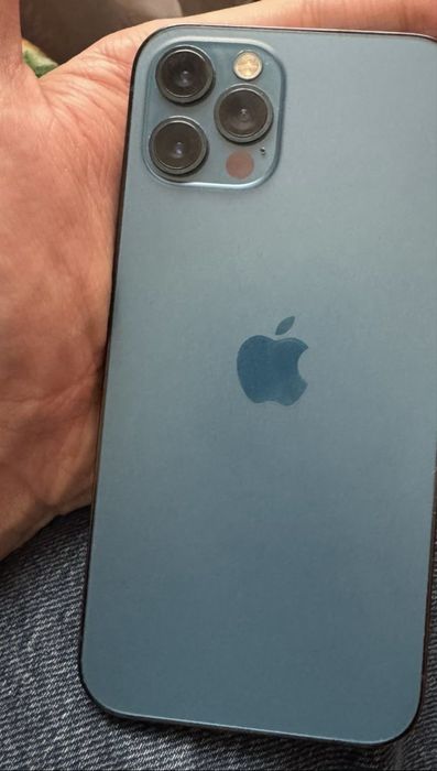 Iphone 12 pro в хорошем состояний