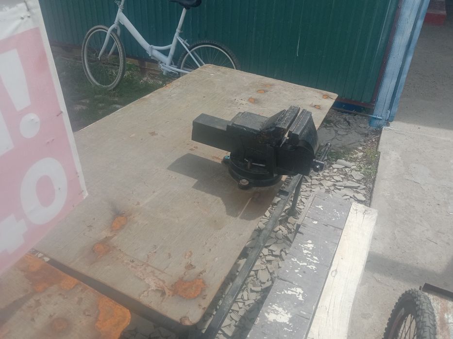 Продается советский тиски