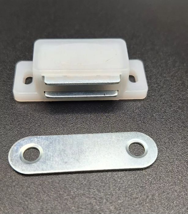 Магнит мебельный